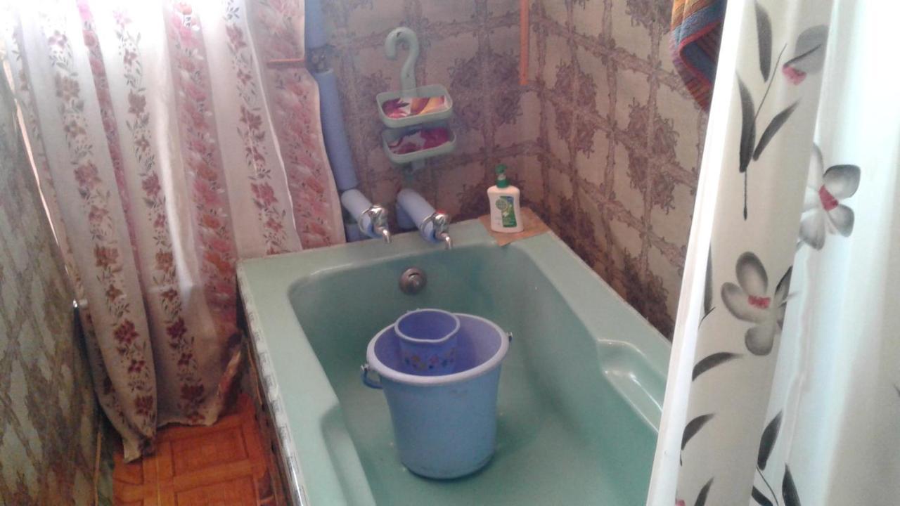 Houseboat Dunhill Bed & Breakfast Srinagar  Room photo